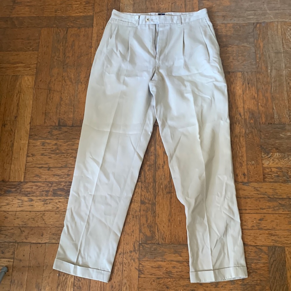 Beige pleated pants